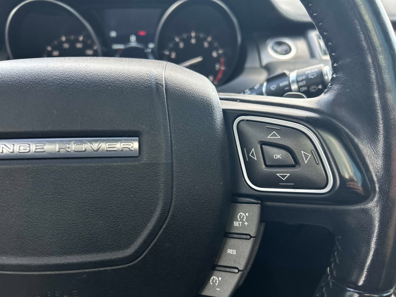 Used 2019 Land Rover Range Rover Evoque Landmark Edition image 26