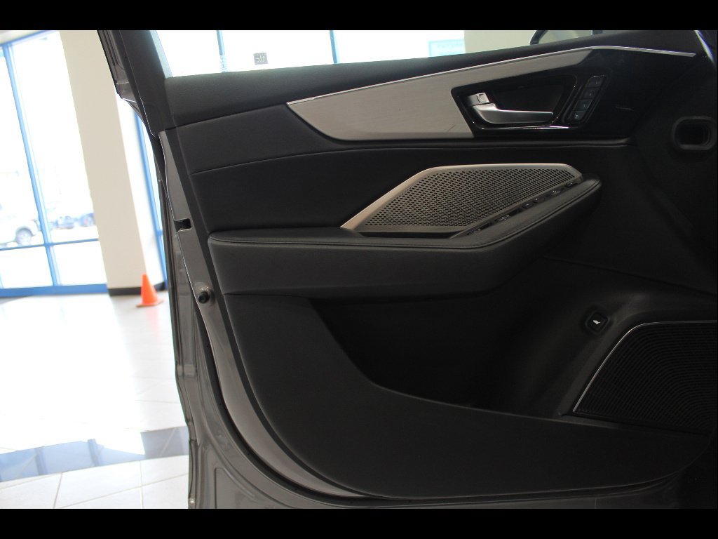 Used 2023 Acura MDX SH-AWD image 15