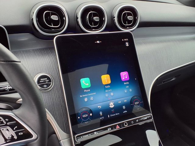 Used 2025 Mercedes-Benz GLC 300 image 5