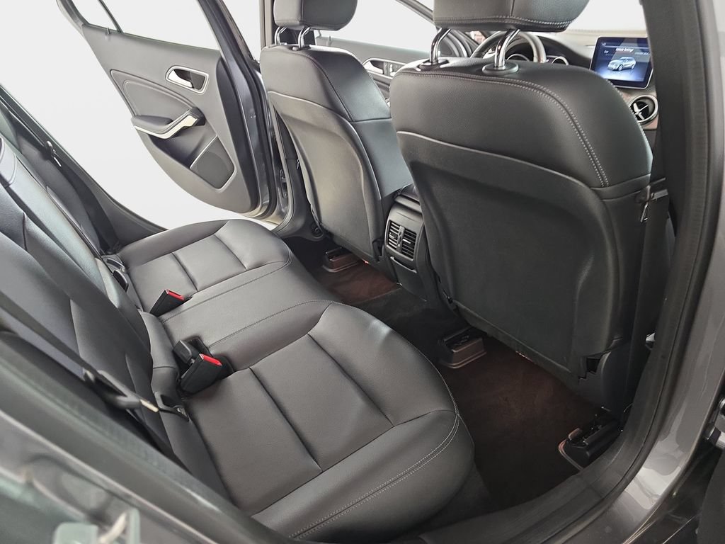 Used 2018 Mercedes-Benz GLA 250 image 12