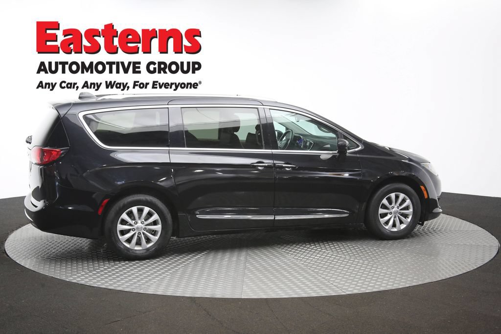 Used 2019 Chrysler Pacifica Touring-L FWD image 42