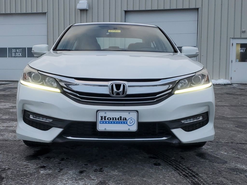 Used 2017 Honda Accord EX image 2