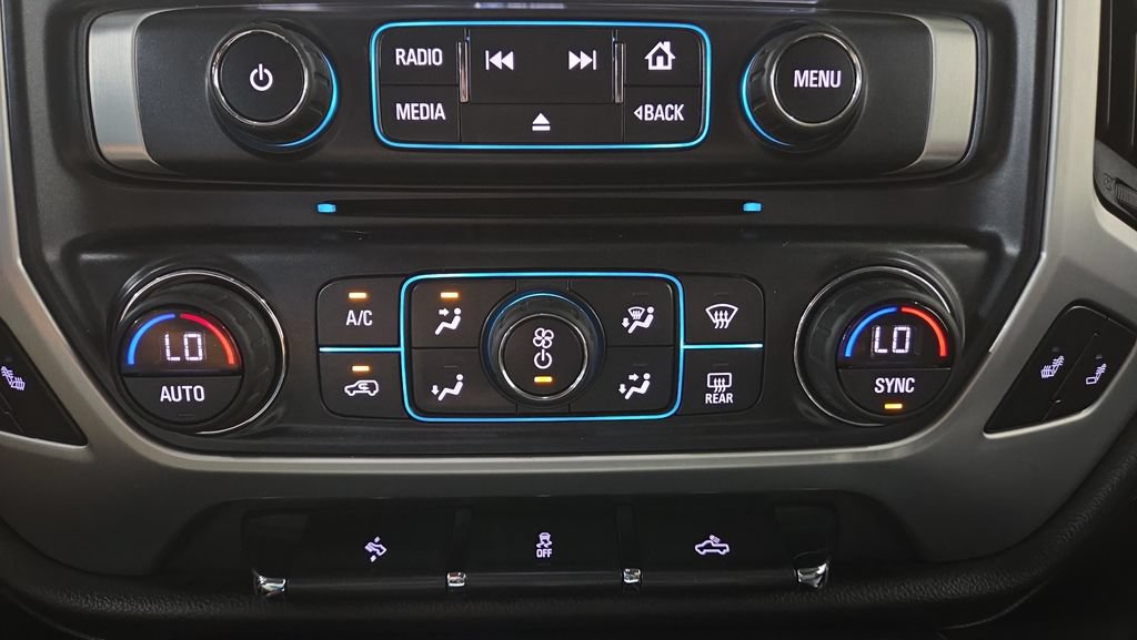 Used 2018 GMC Sierra 2500 SLT AWD/4WD image 17