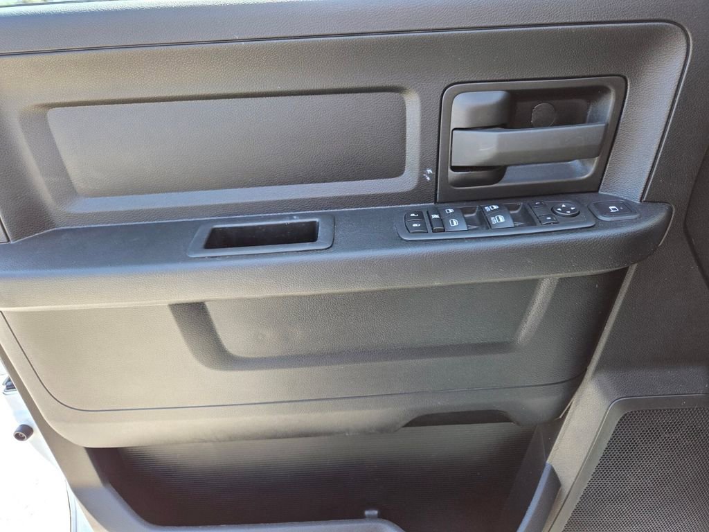 Used 2024 RAM 3500 Tradesman w/ Chrome Appearance Group image 23