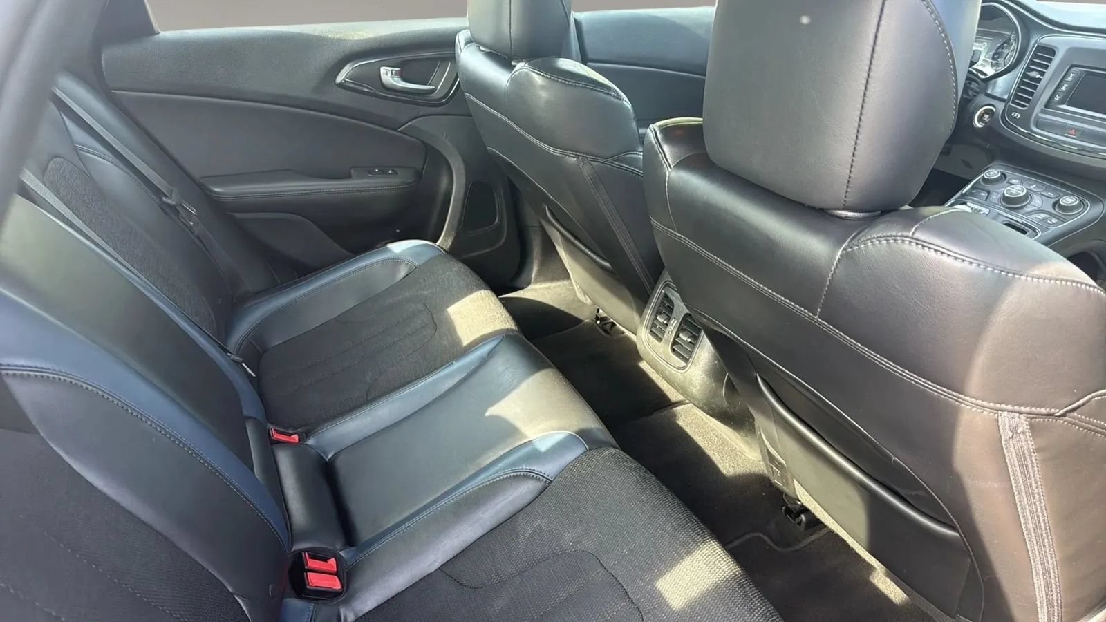Used 2015 Chrysler 200 S w/ Comfort Group AWD/4WD image 10