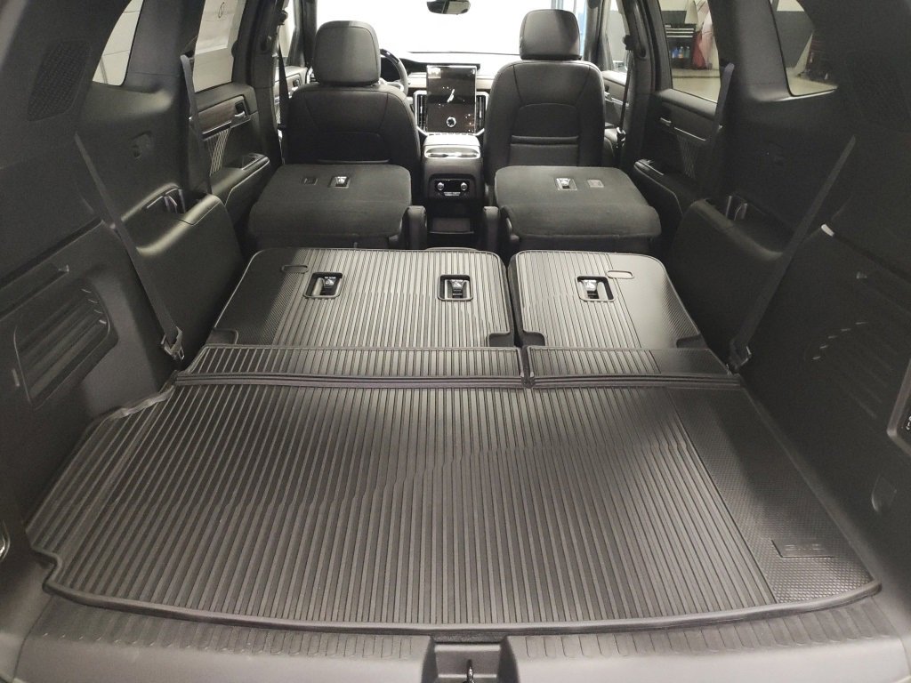 New 2026 GMC Acadia Denali w/ Super Cruise Package image 17