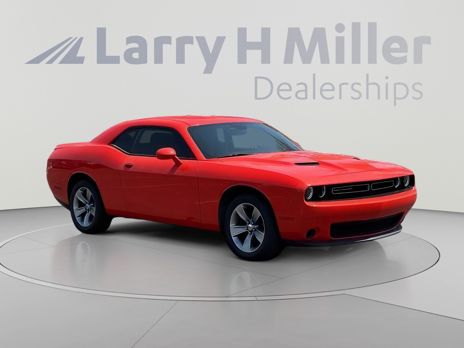 Used 2020 Dodge Challenger SXT RWD image 8