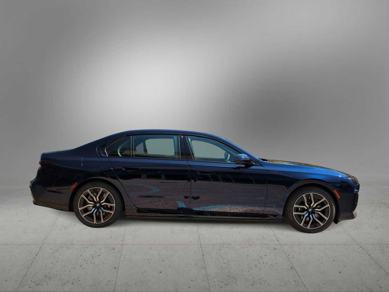 New 2026 BMW i7 xDrive60 AWD/4WD image 9