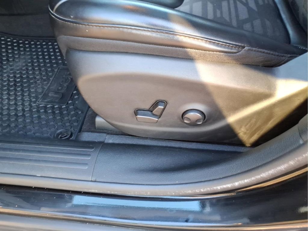 Used 2022 Jeep Cherokee Latitude w/ Sun & Sound Group image 17