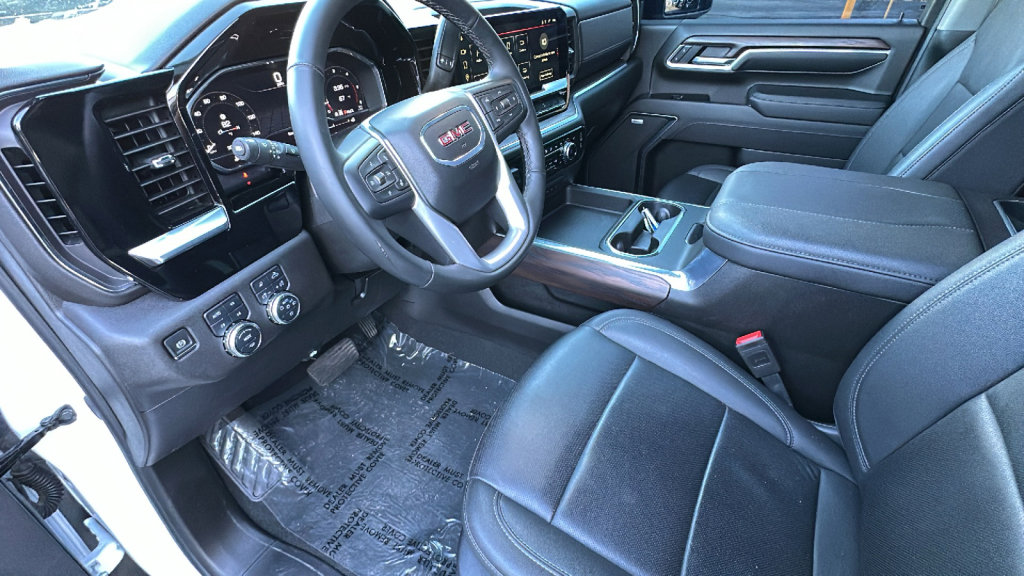 Used 2025 GMC Sierra 2500 SLT w/ SLT Premium Package image 10