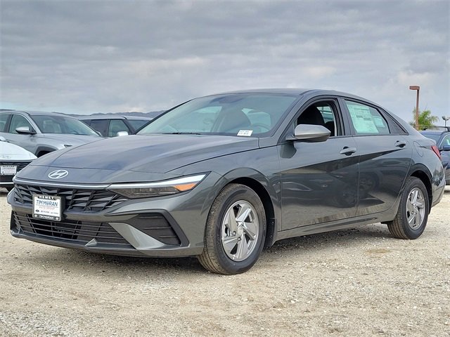 New 2025 Hyundai Elantra SE image 5