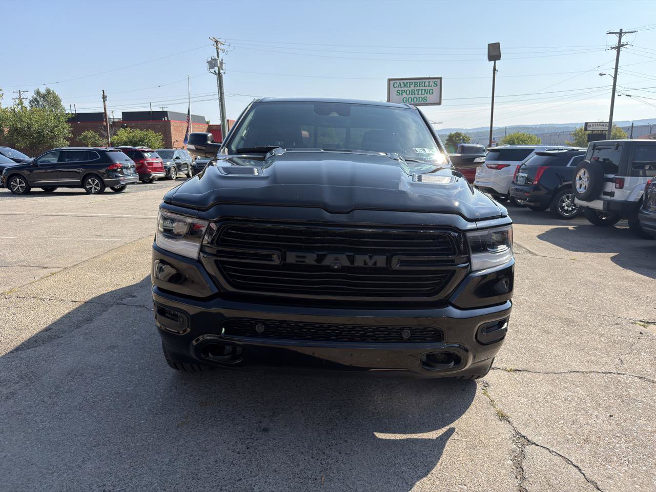 Used 2019 RAM 1500 Laramie AWD/4WD image 2