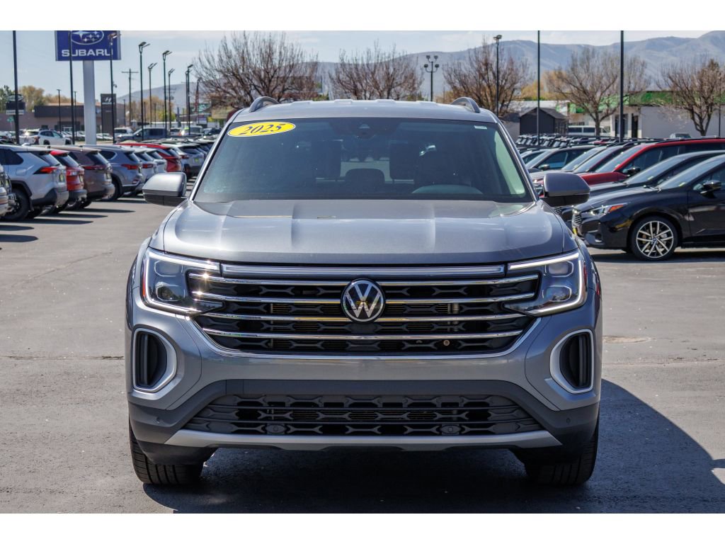 Used 2025 Volkswagen Atlas SE AWD/4WD image 8