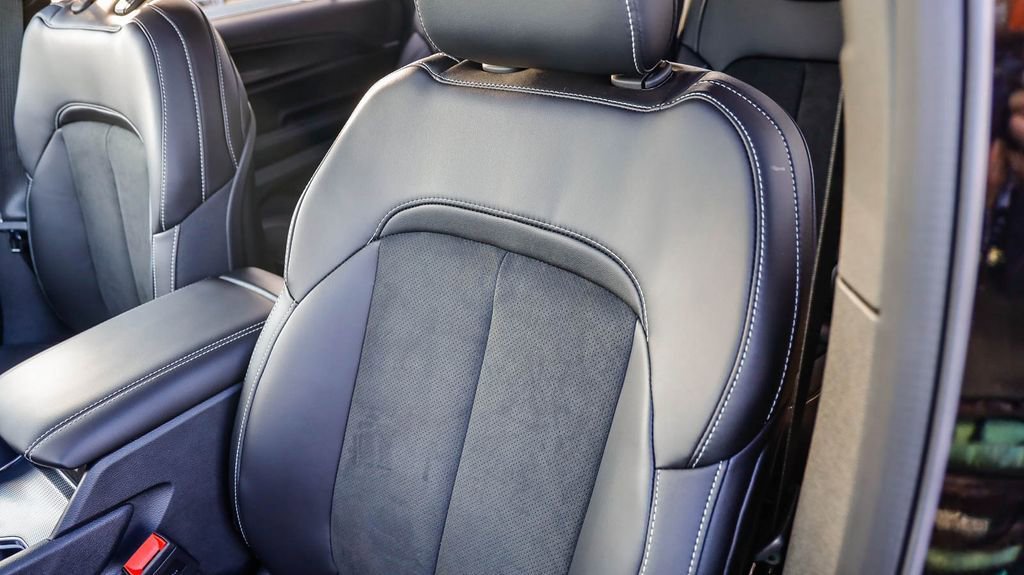 New 2025 Jeep Grand Cherokee L Altitude image 27