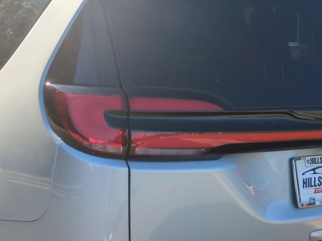 New 2026 Chrysler Pacifica Select w/ S Appearance Package FWD image 21