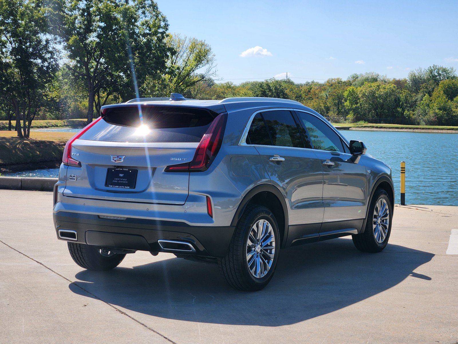 Certified 2024 Cadillac XT4 Premium Luxury w/ Cold Weather Package FWD image 5
