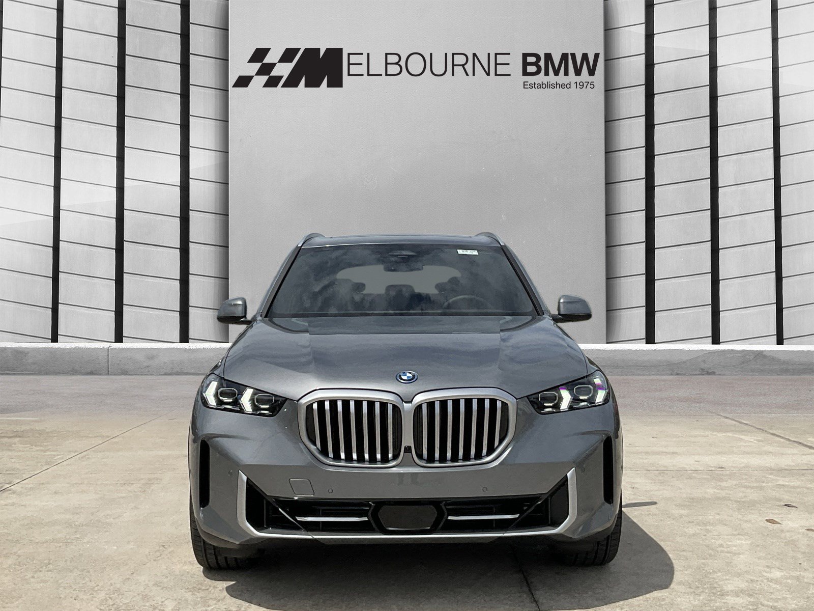New 2026 BMW X5 xDrive50e w/ Premium Package AWD/4WD image 2