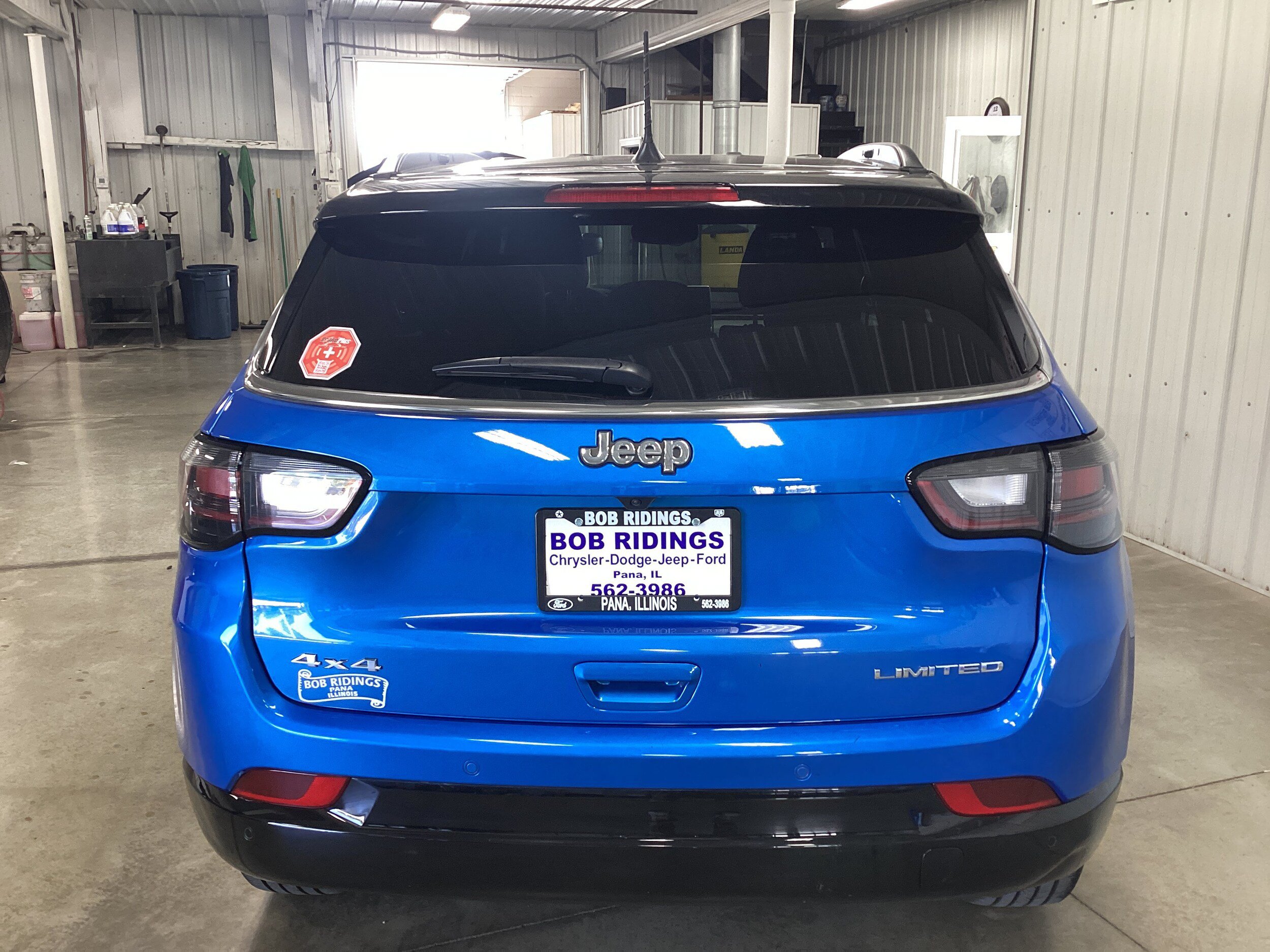 Used 2025 Jeep Compass Limited w/ Elite Group AWD/4WD image 4