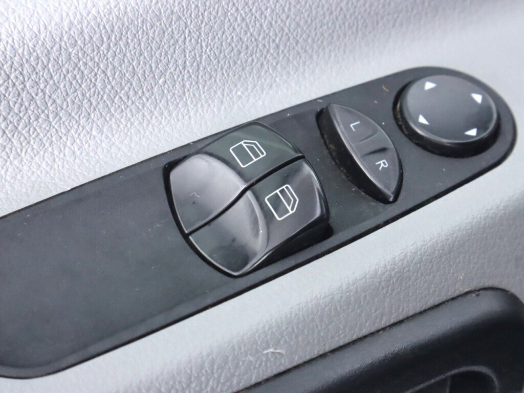 Used 2018 Mercedes-Benz Sprinter 3500 image 25