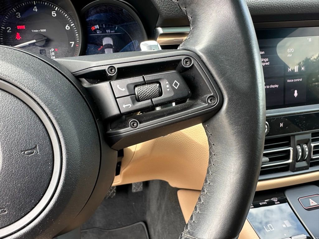 Certified 2023 Porsche Macan AWD/4WD image 17