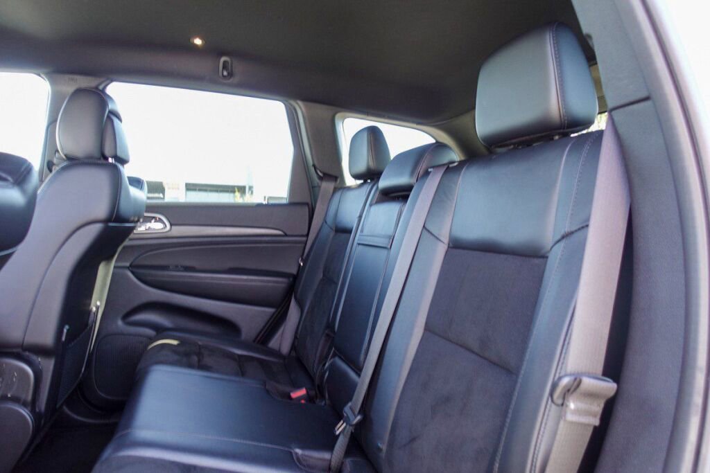 Used 2022 Jeep Grand Cherokee Laredo X image 11