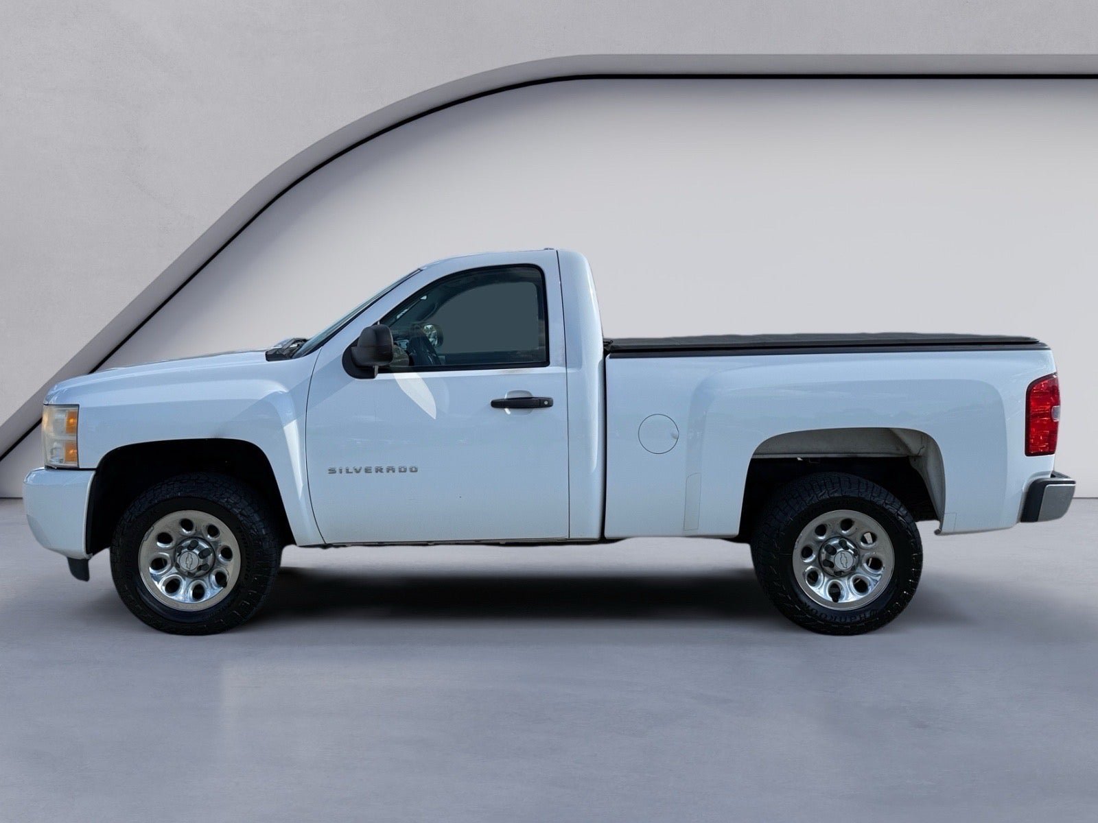 Used 2011 Chevrolet Silverado 1500 W/T w/ LS Package RWD image 2