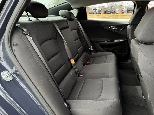 Used 2025 Chevrolet Malibu LT image 30