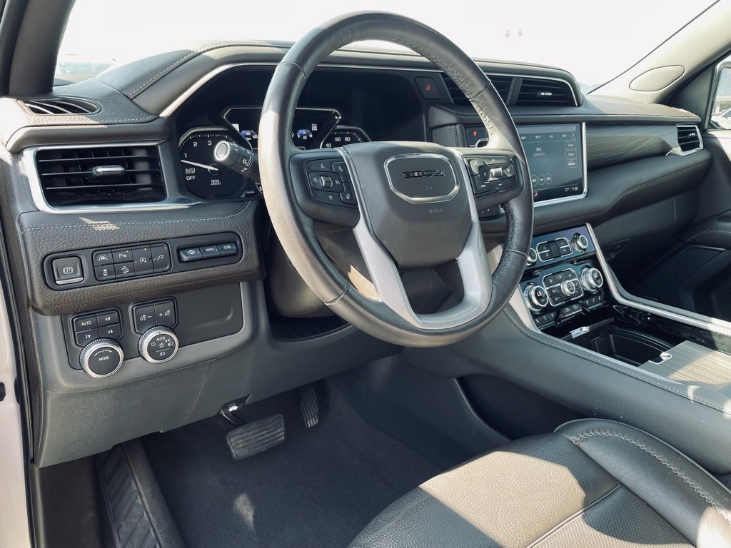 Used 2021 GMC Yukon Denali w/ Denali Premium Package image 9