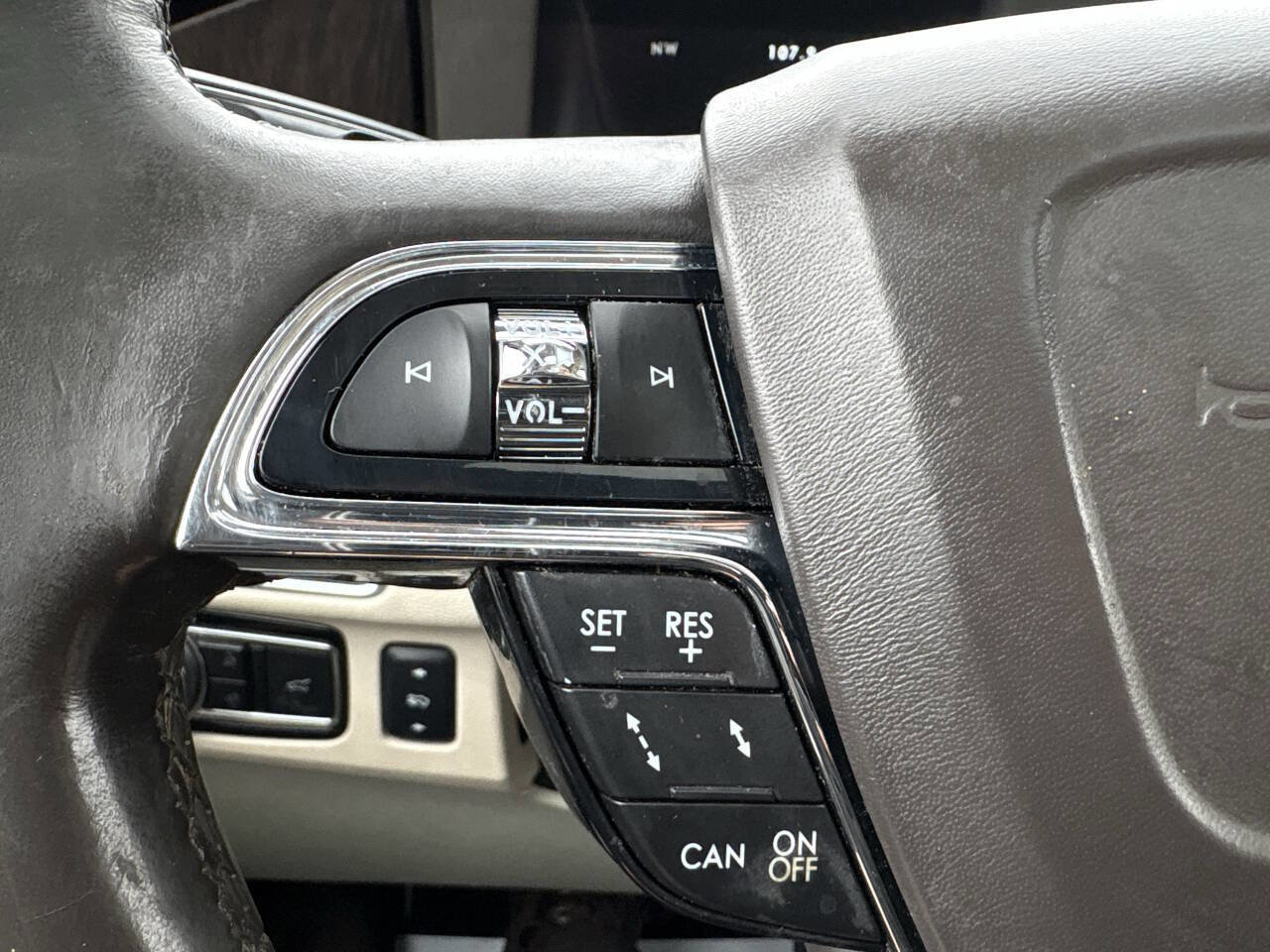 Used 2018 Lincoln Navigator Select w/ Technology Package image 6