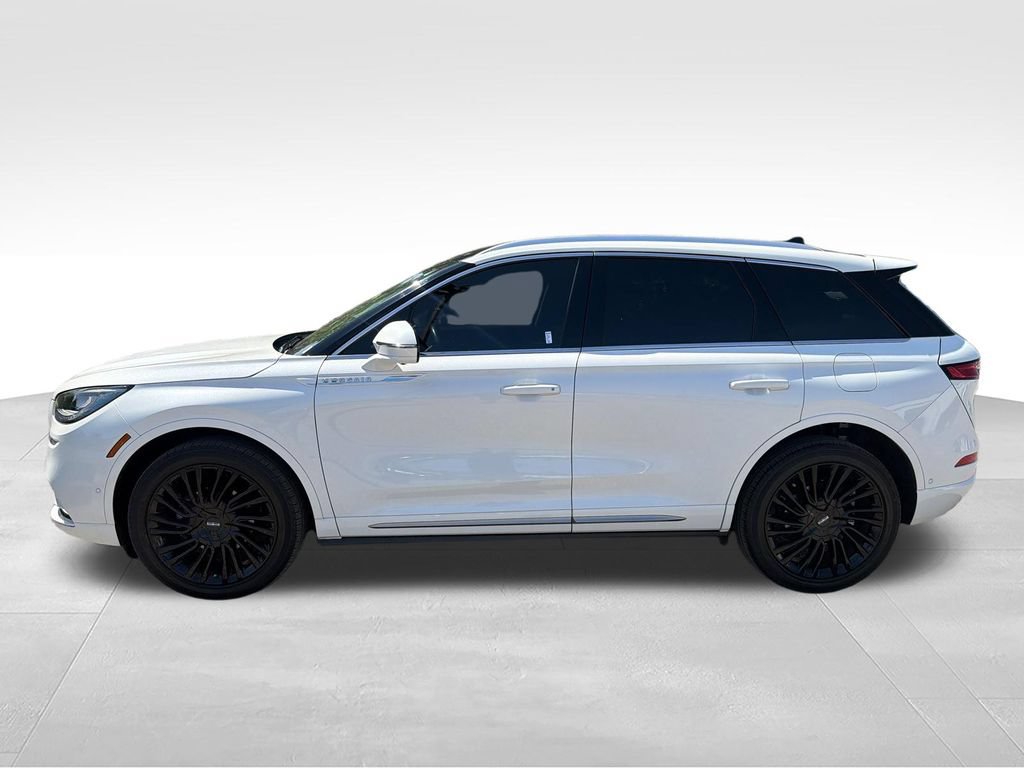 Used 2021 Lincoln Corsair Reserve w/ Equipment Group 201A AWD/4WD image 2