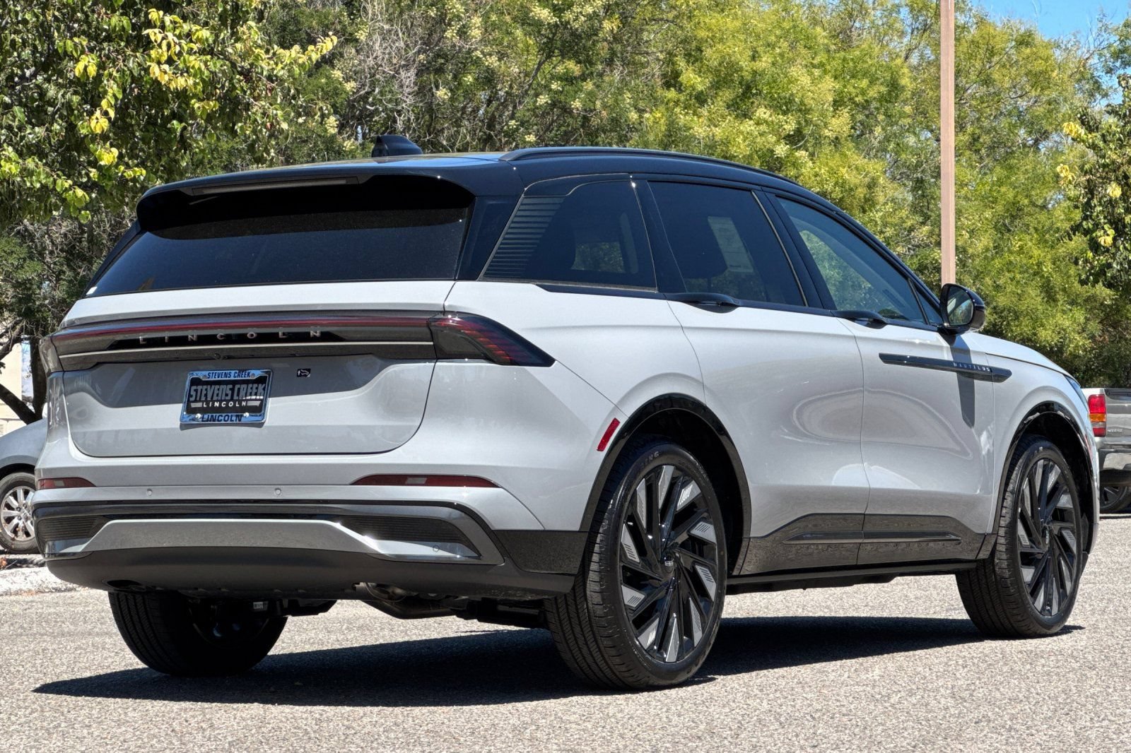 New 2026 Lincoln Nautilus Reserve AWD/4WD image 4