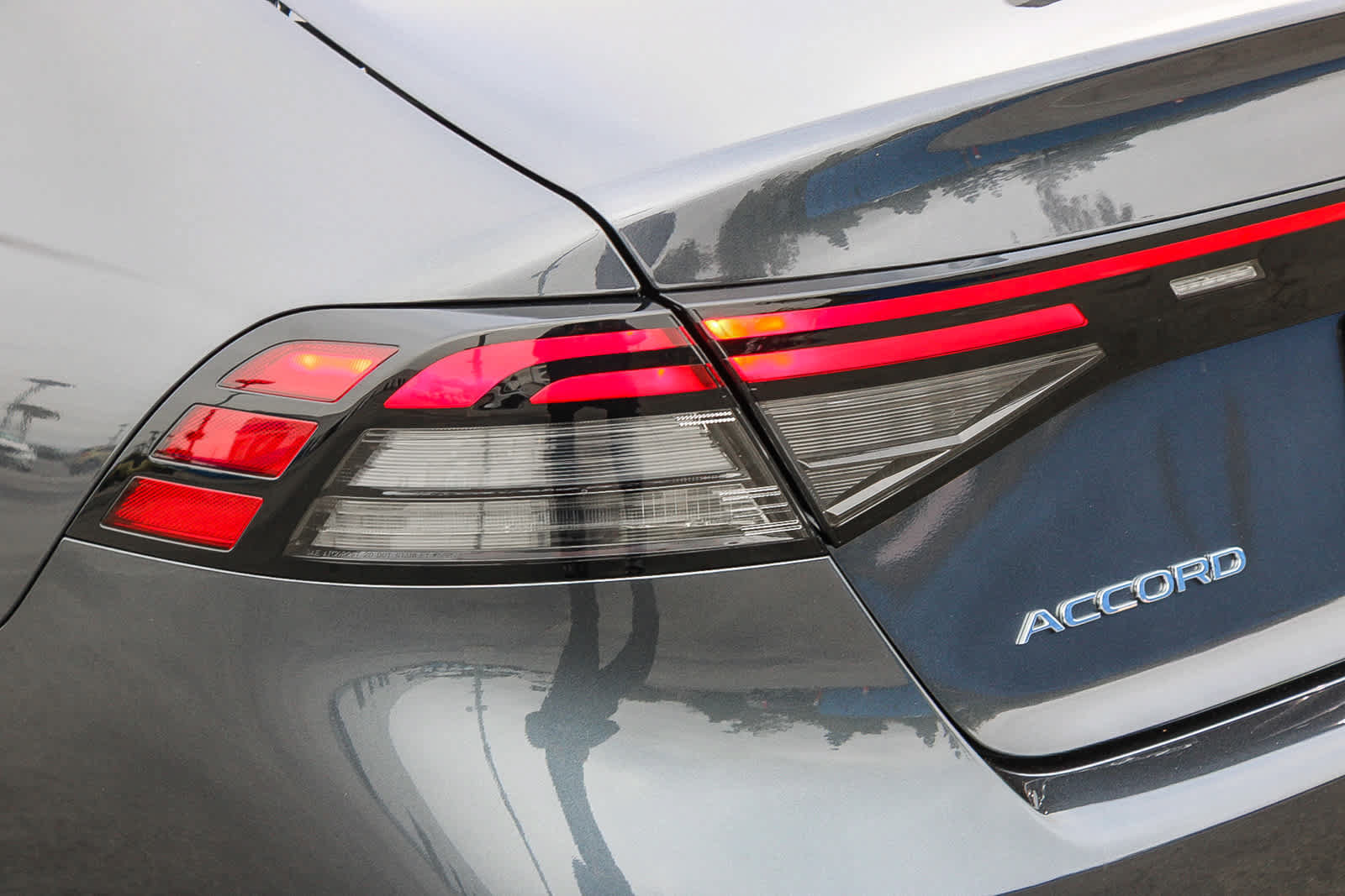 Certified 2025 Honda Accord SE image 9