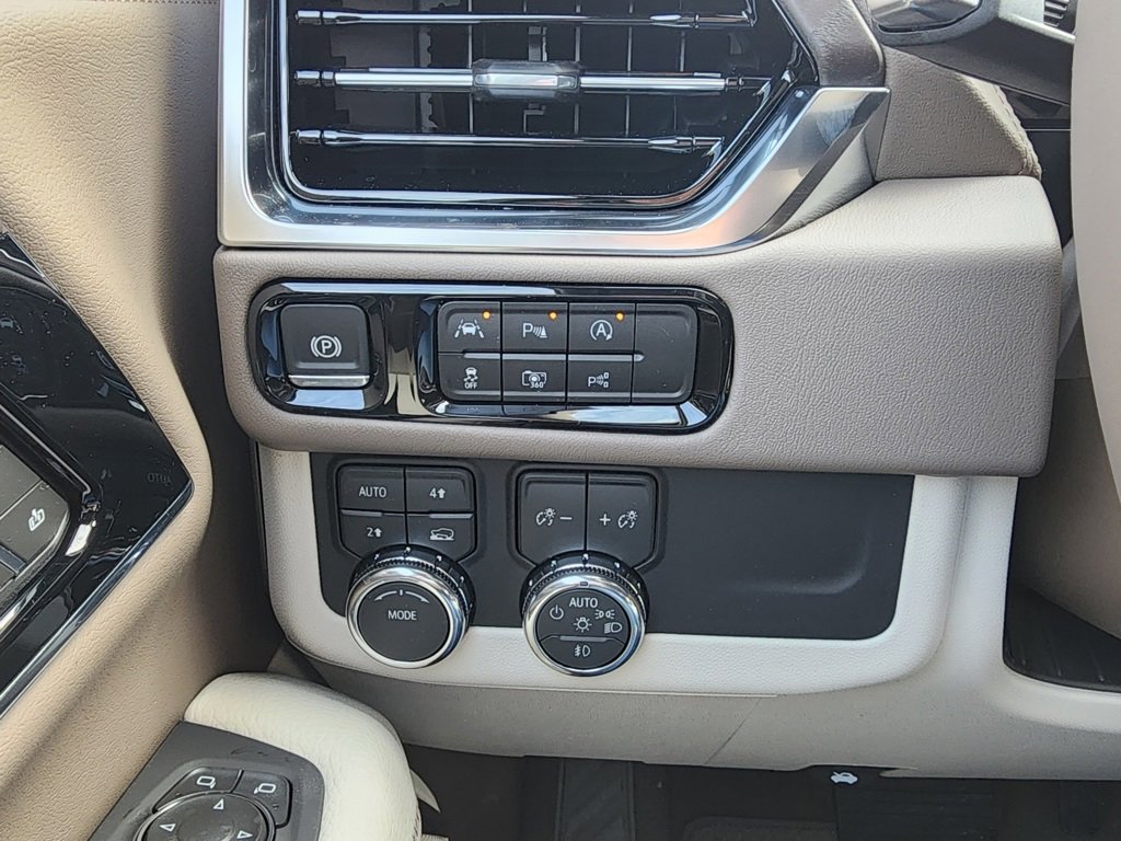 New 2026 GMC Yukon XL Denali w/ Sun & Power Step Package image 19