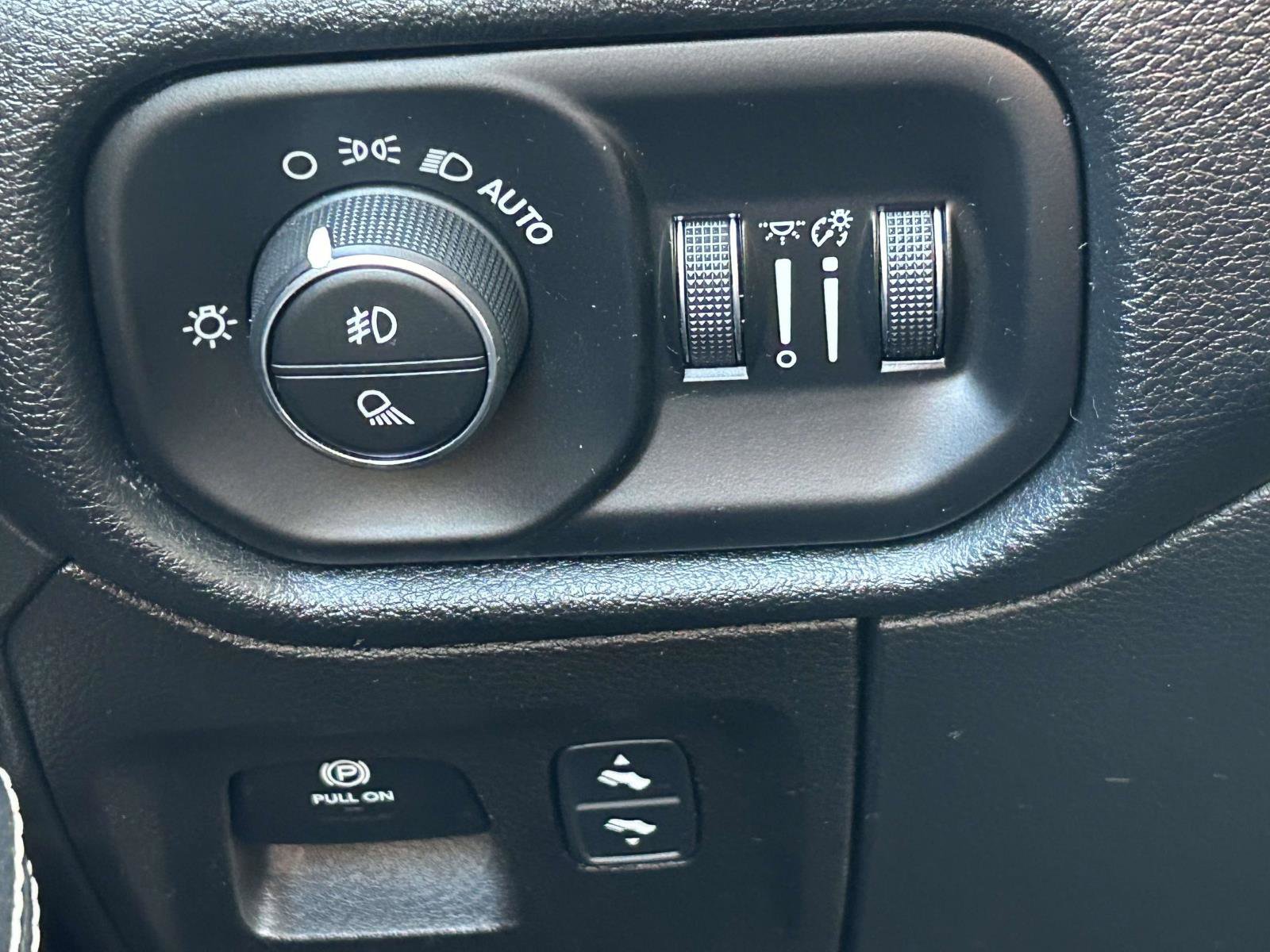 Used 2022 RAM 1500 Laramie w/ Sport Appearance Package image 19