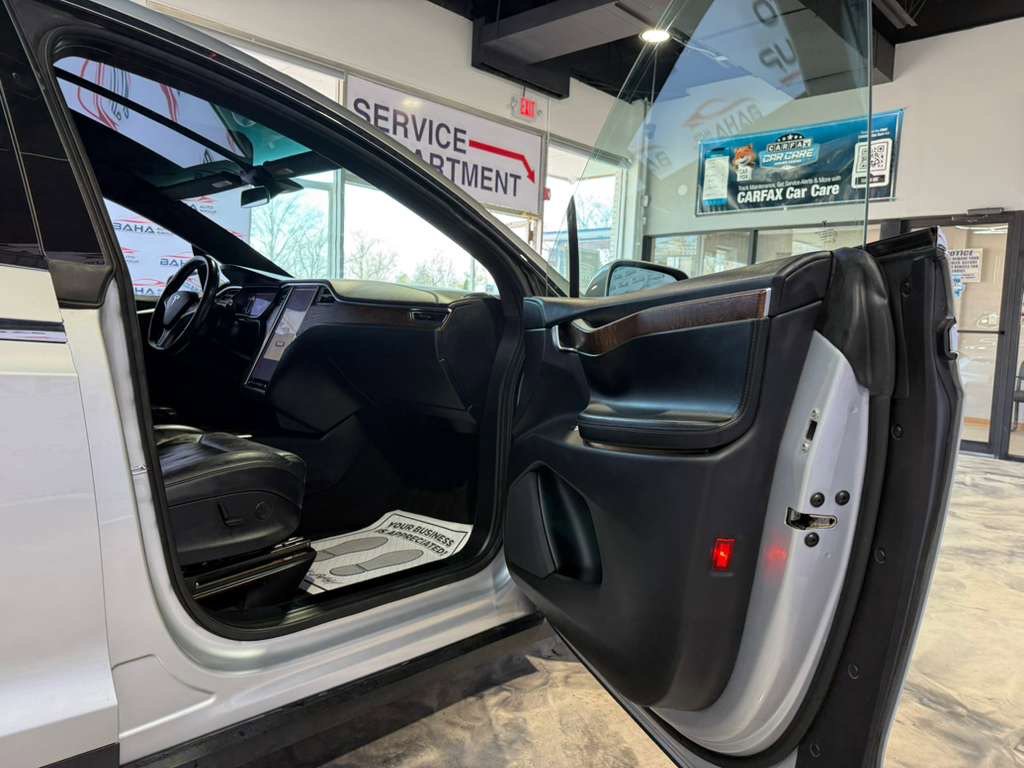 Used 2017 Tesla Model X 100D image 54