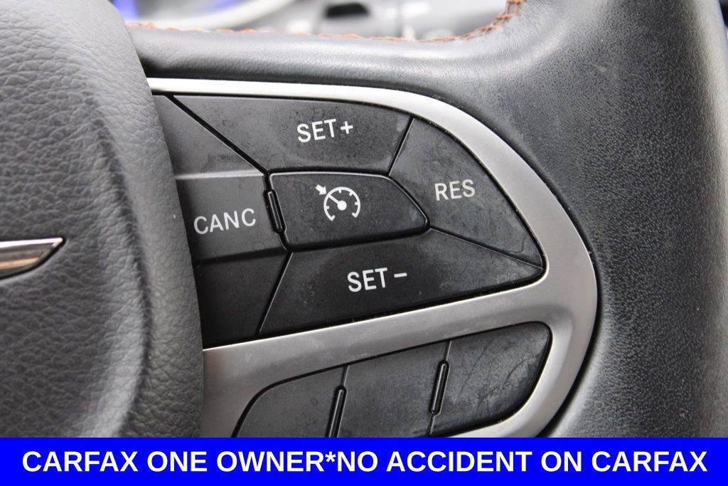 Used 2017 Chrysler Pacifica Touring-L image 34