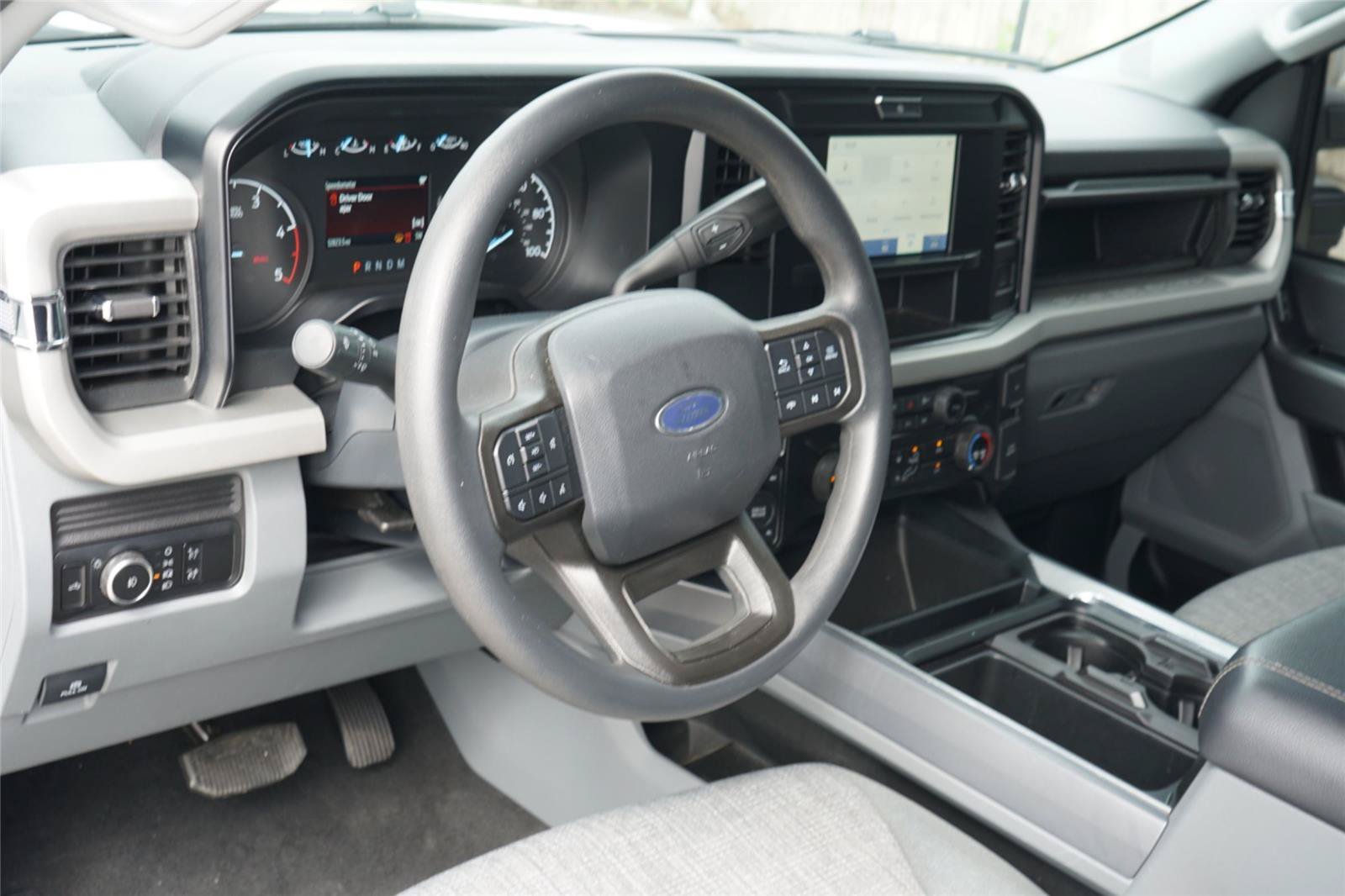Used 2025 Ford F350 XLT w/ 360-Degree Camera Package AWD/4WD image 9