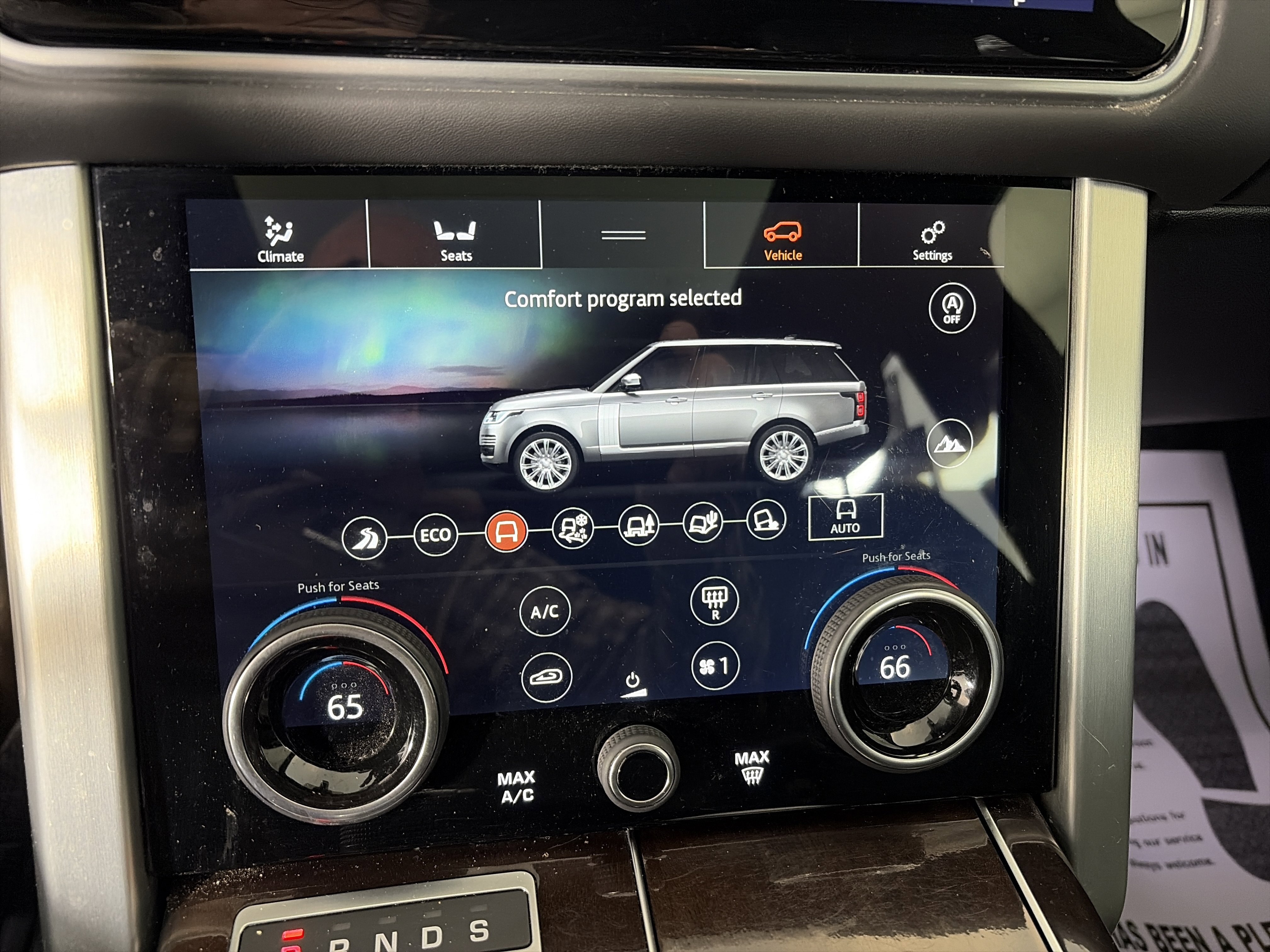 Used 2019 Land Rover Range Rover Long Wheelbase Supercharged image 27