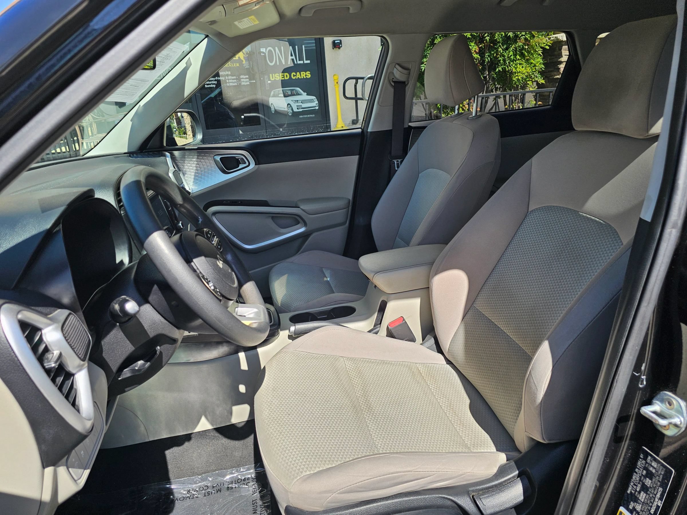 Used 2023 Kia Soul LX FWD image 17
