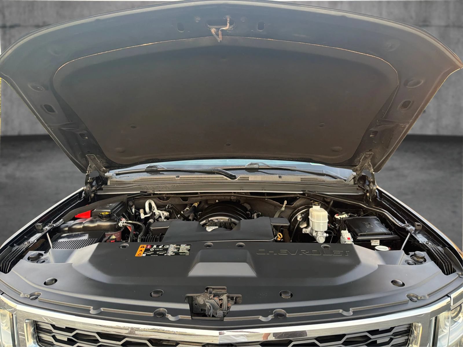 Used 2019 Chevrolet Suburban LT RWD image 11