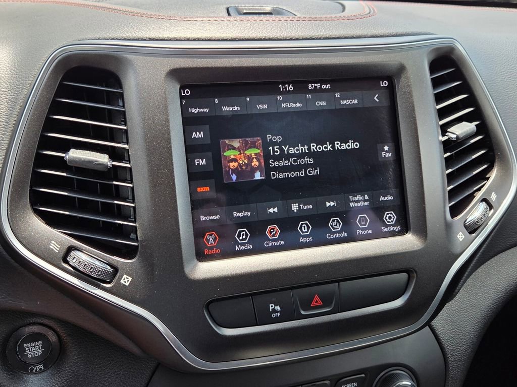 Used 2019 Jeep Cherokee Trailhawk w/ Cold Weather Group AWD/4WD image 23