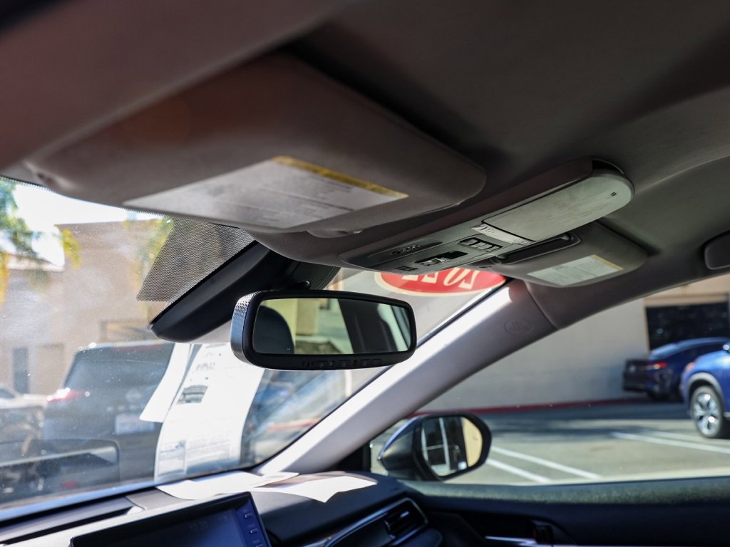 Used 2022 Toyota Camry XSE image 13