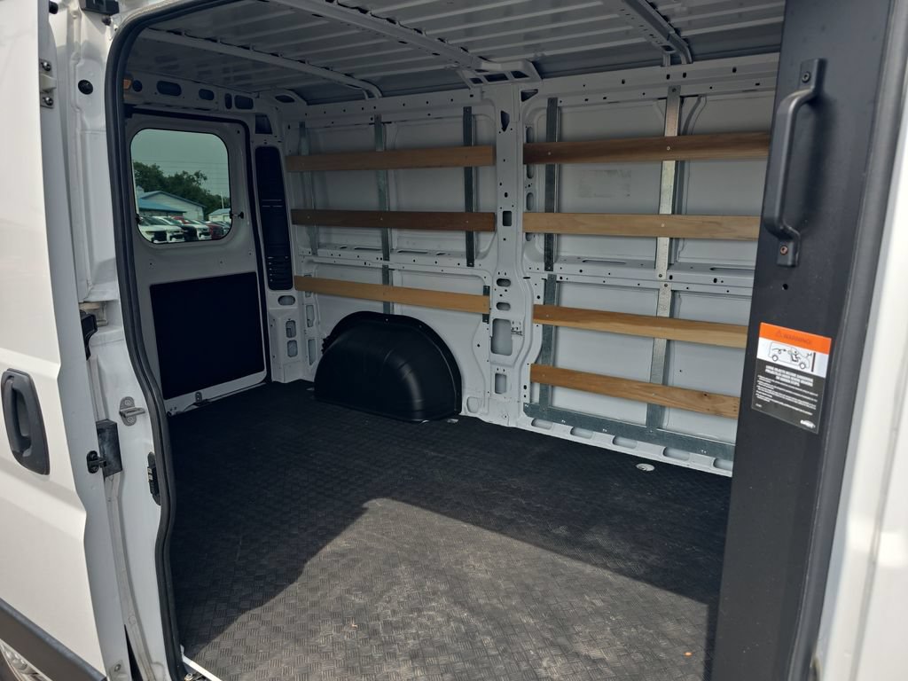 Used 2025 RAM ProMaster 2500 w/ U-Haul Equipment Group FWD image 11