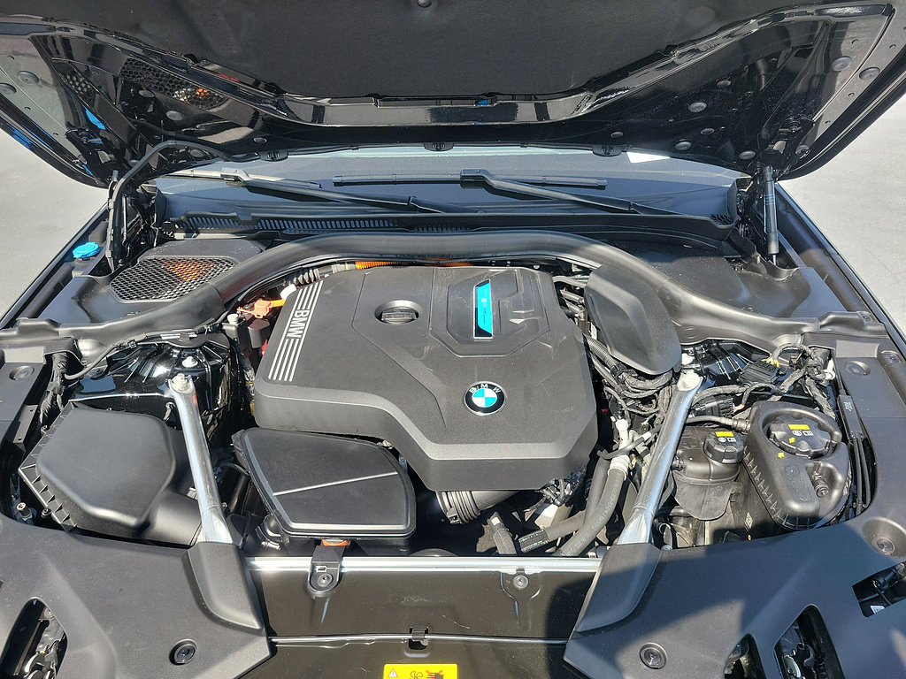 Used 2023 BMW 530e w/ Convenience Package RWD image 32