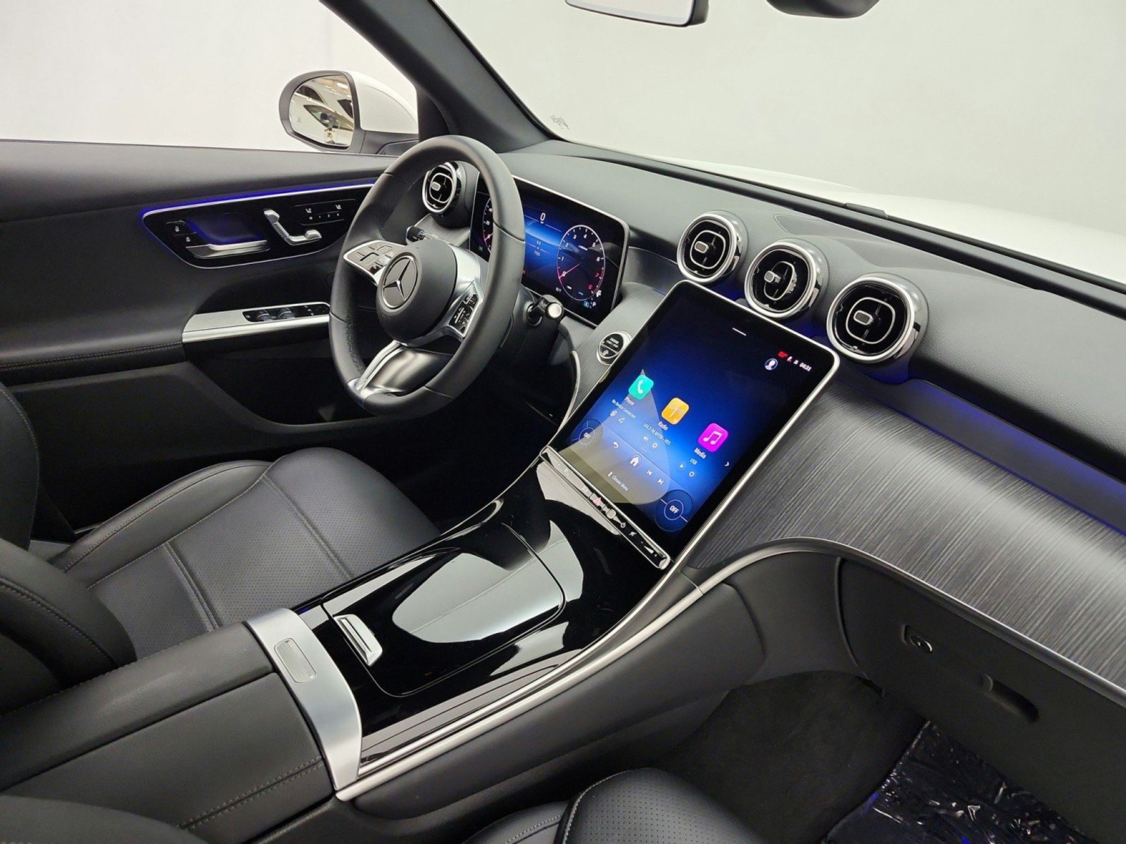 Certified 2026 Mercedes-Benz GLC 300 image 17