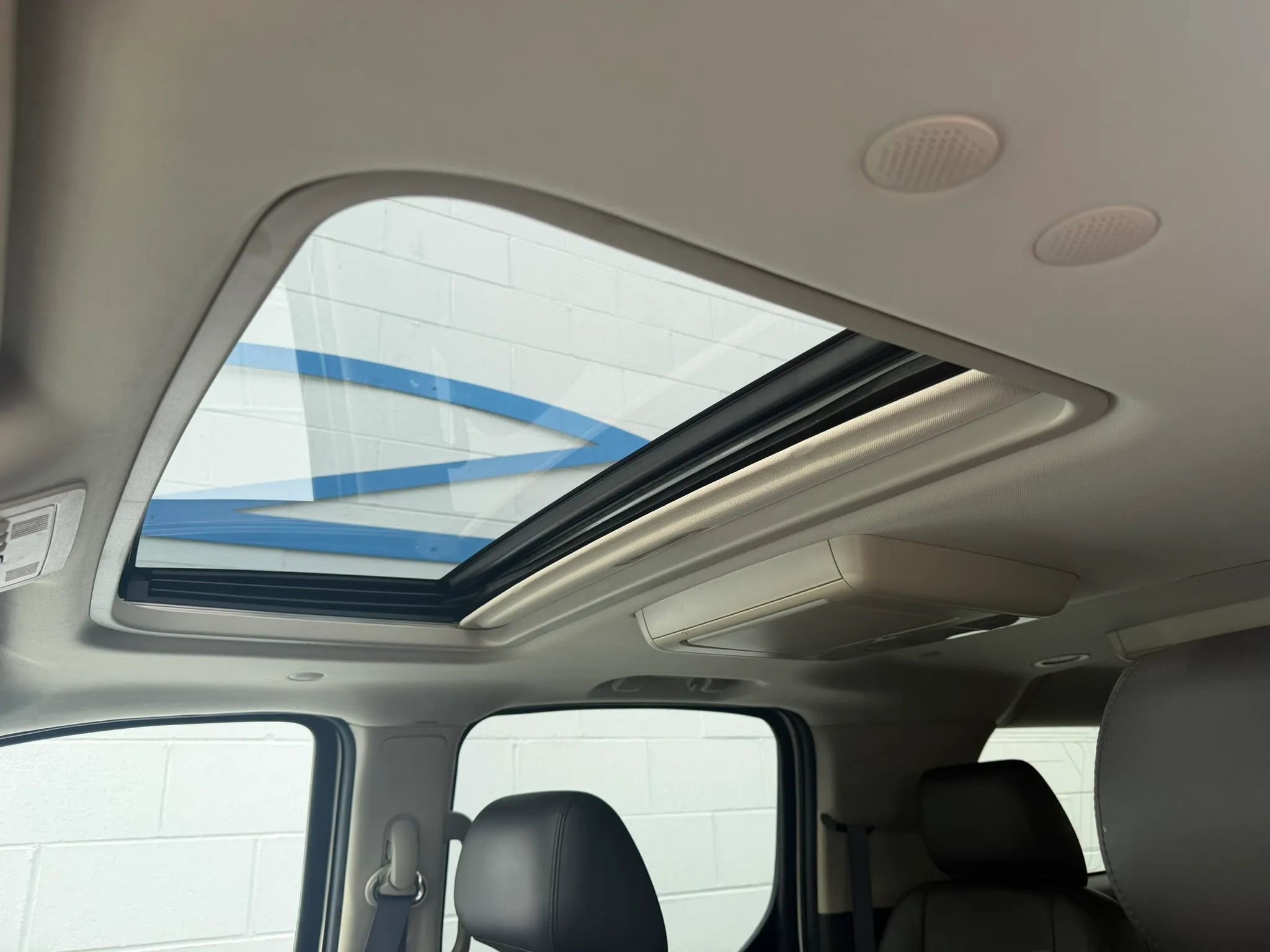 Used 2014 Cadillac Escalade ESV Premium AWD/4WD image 25