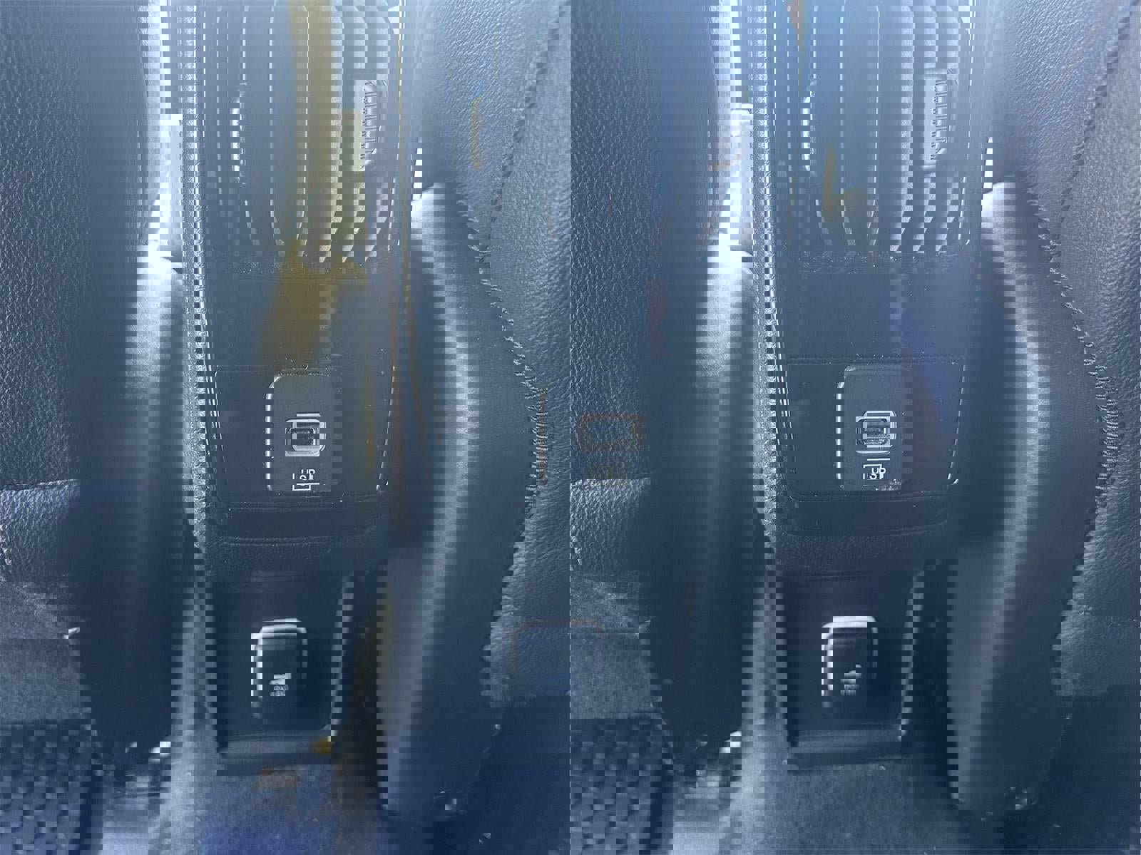 Used 2025 Jeep Compass Trailhawk image 38