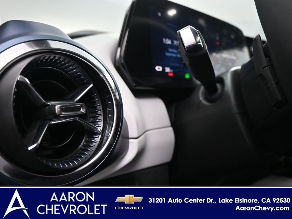 New 2025 Chevrolet Equinox EV LT image 11