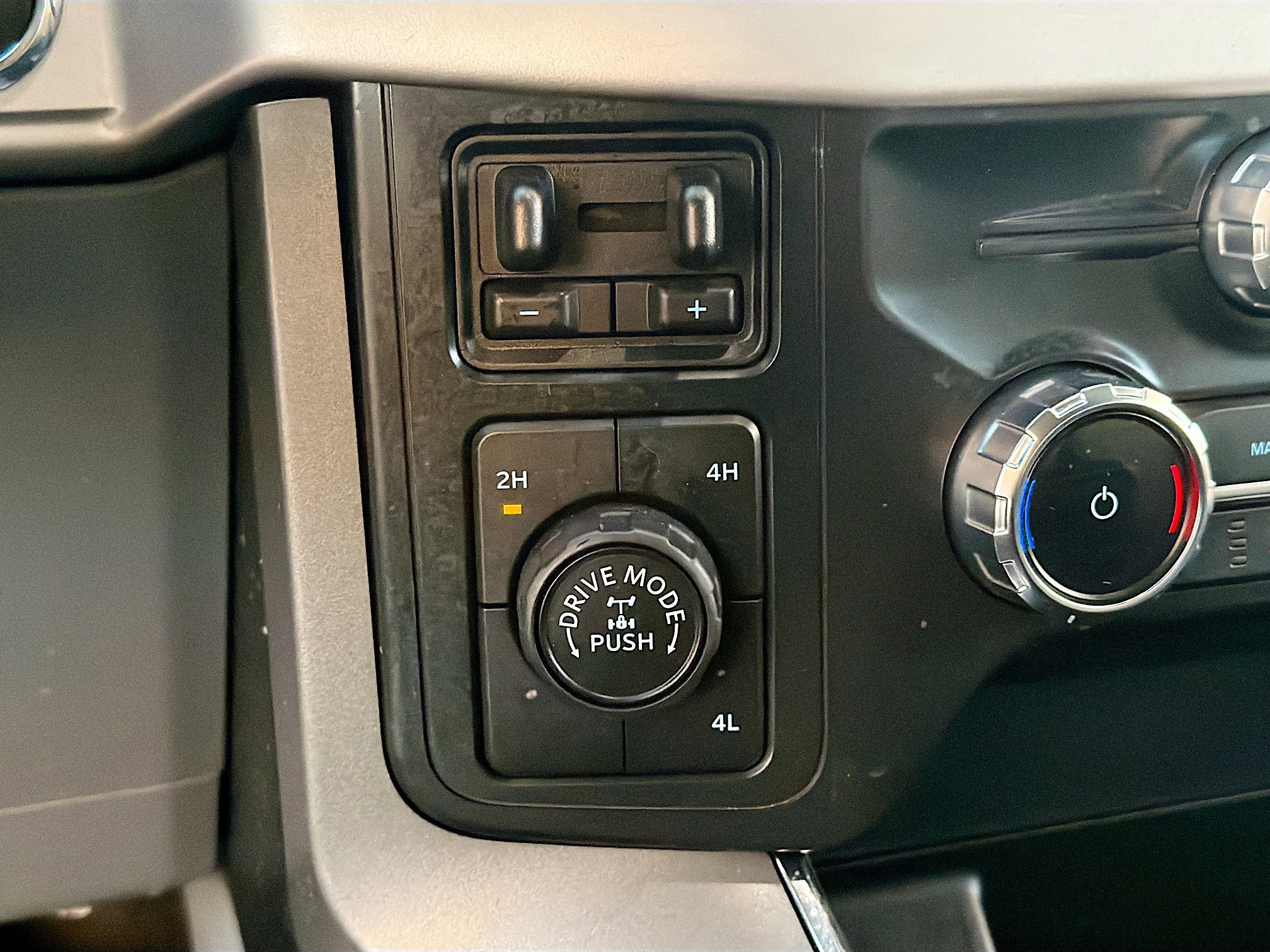 Used 2022 Ford F150 XLT w/ Equipment Group 302A High image 26