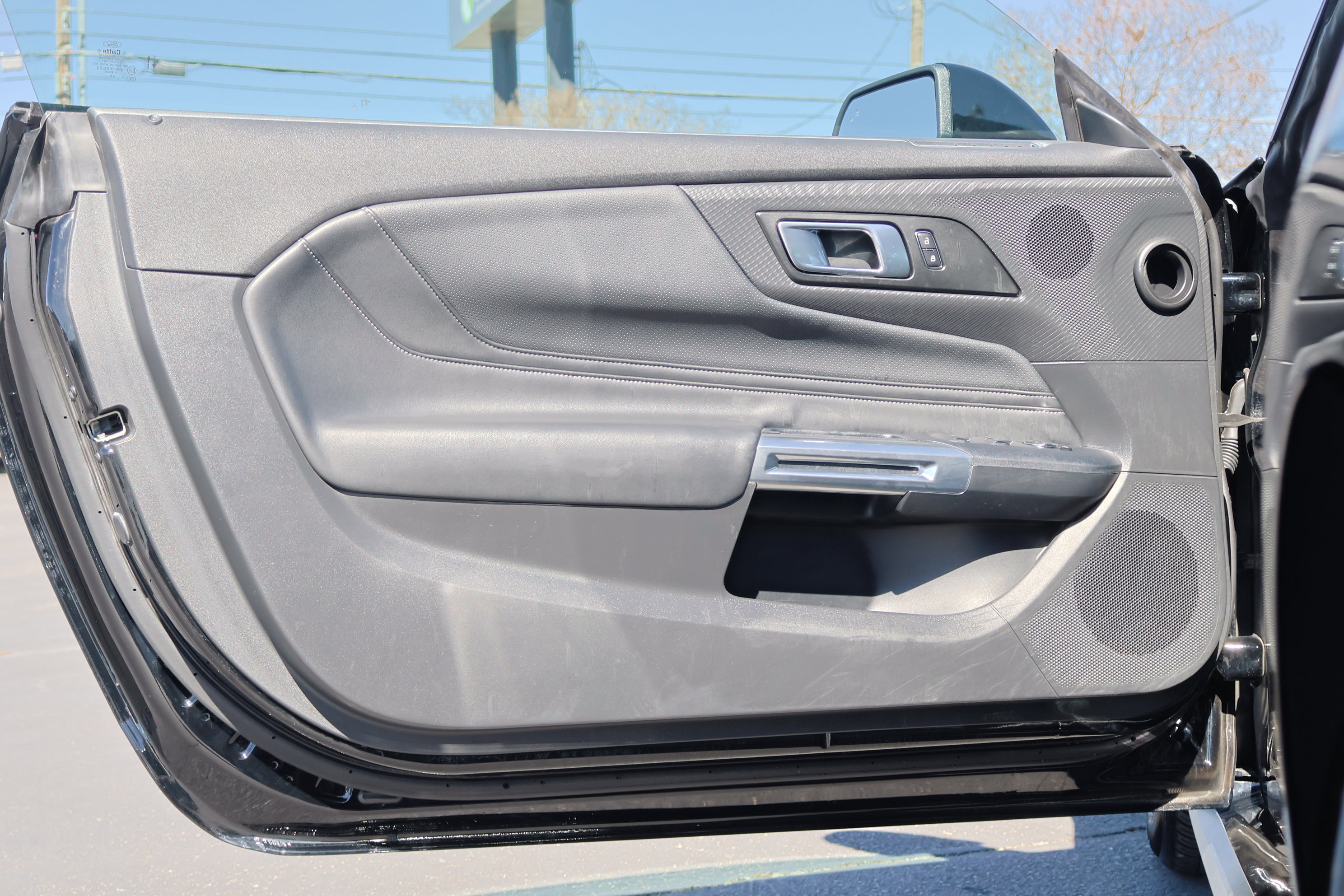 Used 2025 Ford Mustang Premium image 10